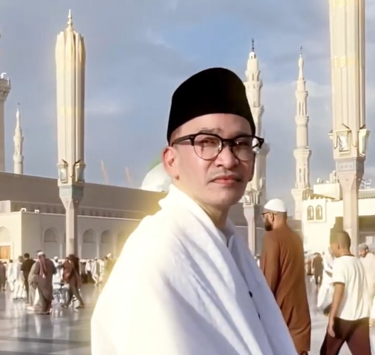 Ruben Onsu umrah. Foto: Instagram/ruben_onsu