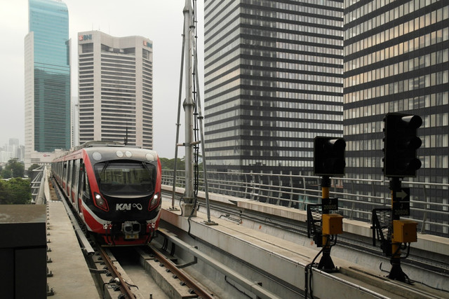 Jadwal LRT Jabodebek hari ini, foto: LRT Jabodebek. Unsplash/Muhammad Irfan