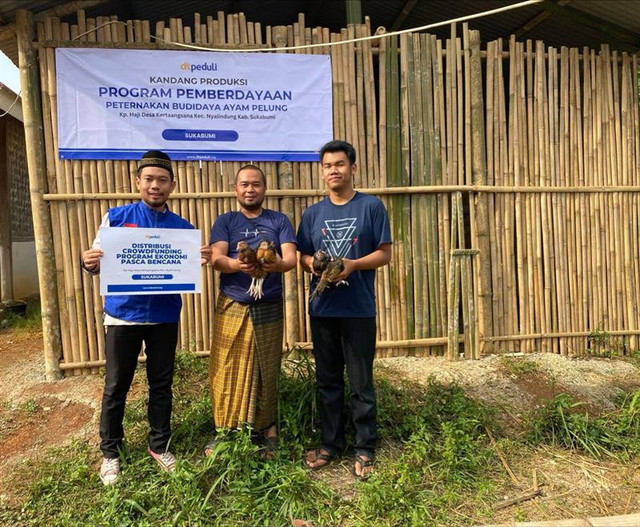 Program Budidaya Unggas untuk Ketahanan Pangan Warga Kampung Haji (Sumber : DT Peduli)