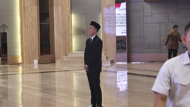 Miliano Jonathans bersiap jalani sumpah WNI di Kementerian Hukum, Jakarta, Rabu (3/9/2025). Foto: Soni Insan Bagus L/kumparan