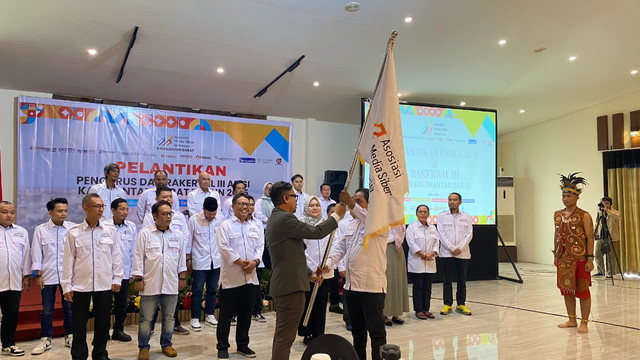 Pelantikan pengurus Asosiasi Media Siber Indonesia (AMSI) Kalimantan Barat periode 2025-2029. Foto: Alycia Tracy Nabila/Hi!Pontianak