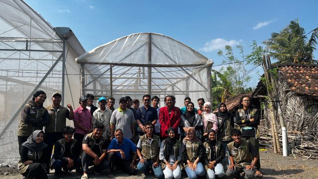Tim PPK Ormama BEM FP UMY 2025 Resmikan Green House dan Sanggar Tani Muda
