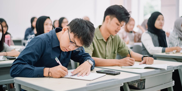 Ingin Sukses di Bangku Kuliah? Ikuti Lima Kebiasaan Penting Ini!