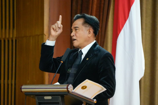Menteri Koordinator Bidang Hukum, HAM, Imigrasi, dan Pemasyarakatan (Kemenko Kumham Imipas) Yusril Ihza Mahendra. Foto: Dok. Kemenko Kumham Imipas RI