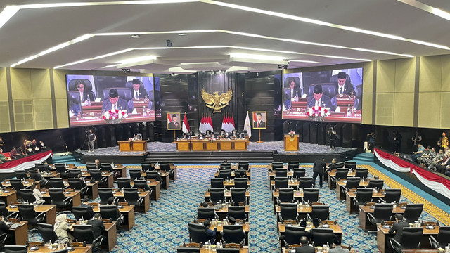 Suasana rapat paripurna DPRD Provinsi DKI Jakarta penutupan masa persidangan 3 tahun sidang 2024-2025 tahun anggaran 2025 di Gedung DPRD, Jakarta Pusat, Kamis (4/9/2025). Foto: Nasywa Athifah/kumparan