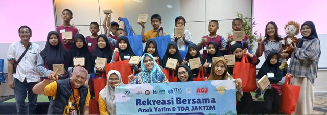 TDA Jakarta Timur Tebar Kebahagiaan untuk Anak Yatim Lewat Rekreasi di TMII