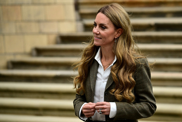 Kate middleton tampil dengan gaya rambut baru selepas liburan musim panas. Foto: Ben STANSALL / AFP