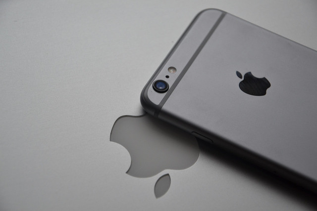 Ilustrasi Daftar iPhone yang dapat iOS 26. Sumber: Pixabay/Kropek