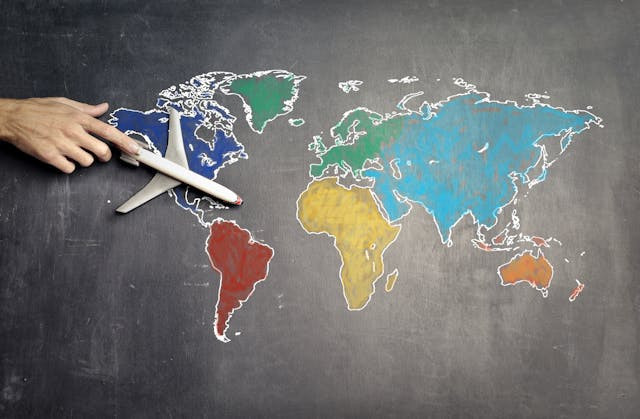 Ilustration. Bagaimana globalisasi mempengaruhi politik dunia. Sumber: Pexels / Andrea Piacquadio