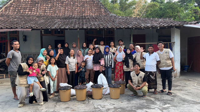Program integrasi pengolahan sampah oleh KKN 050. Sumber: Dokumentasi pribadi