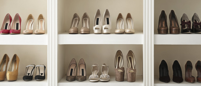 Pemakaian high heels perlu diperhatikan agar tidak berdampak pada kesehatan tubuh. Foto: Shutterstock