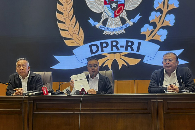 Doorstop Pimpinan DPR menjawab 17+8 tuntutan di Kompleks DPR, Jumat (5/9/2025). Foto: Rayyan Farhansyah/kumparan