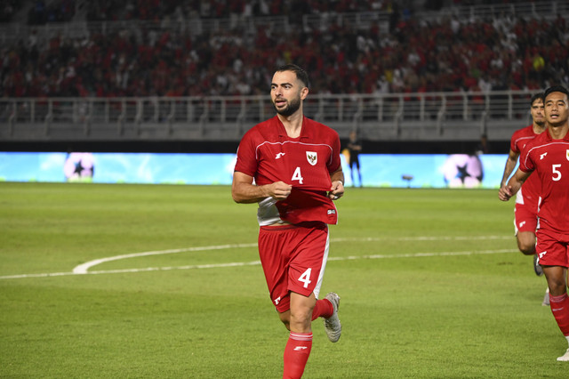 Pesepak bola Timnas Indonesia Jordi Amat berselebrasi usai mencetak gol ke gawang Timnas Taiwan dalam FIFA Matchday di Stadion Gelora Bung Tomo, Surabaya, Jawa Timur, Jumat (5/9/2025). Foto: Imam Santoso/kumparan