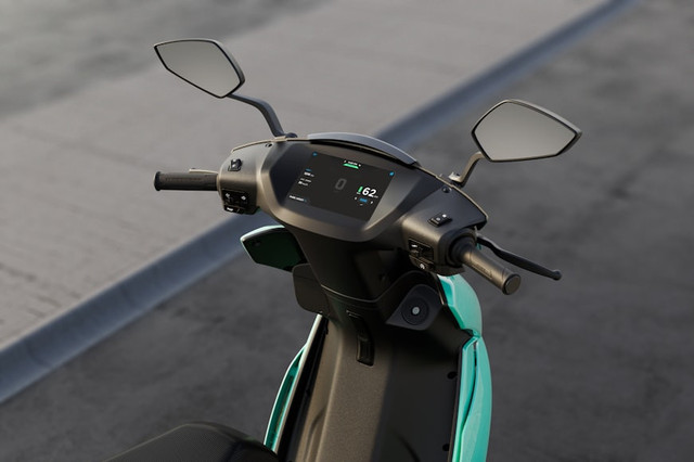 Ilustrasi harga motor listrik polytron. Foto: Unsplash/ Ather Energy
