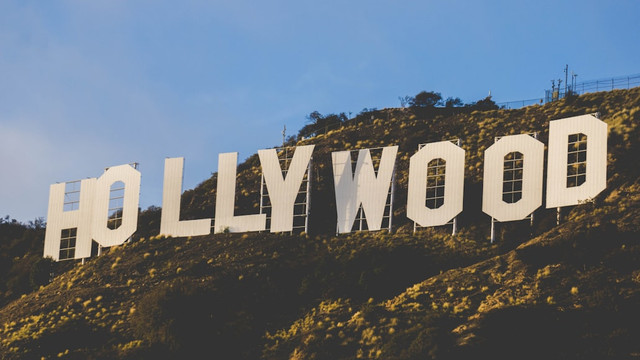 Ilustrasi Artis Indonesia yang Main Film di Hollywood, Foto: Unsplash/De'Andre Bush