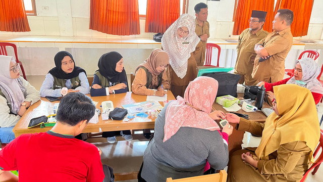 KKN Mas 120 Bersama Puskesmas Minas Lakukan Pemeriksaan Kesehatan Anak 