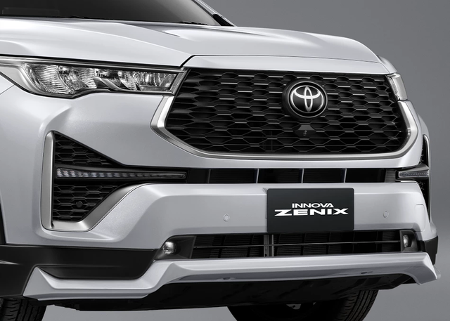 Desain muka Toyota Innova Zenix di Thailand. Foto: Toyota