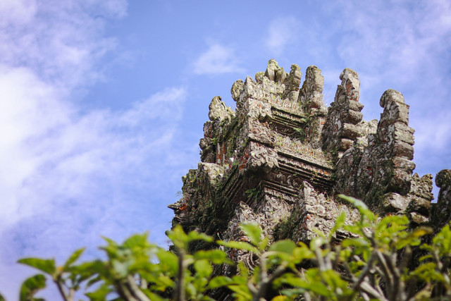 Sejarah Candi Sambisari. Foto hanya ilustrasi, bukan tempat sebenarnya. Foto: dok. Unsplash/Fadhila Nurhakim