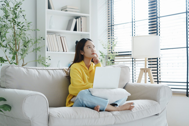 Ramalan zodiak Aquarius bulan Oktober 2025. Foto: Monster Ztudio/Shutterstock