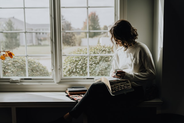 Kepribadian Sensing Introvert. Foto Hanya Ilustrasi, Bukan Sebenarnya. Sumber Foto: Unsplash.com/Kelly Sikkema