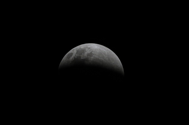 Ilustrasi gerhana bulan. Foto: Aditia Noviansyah/kumparan