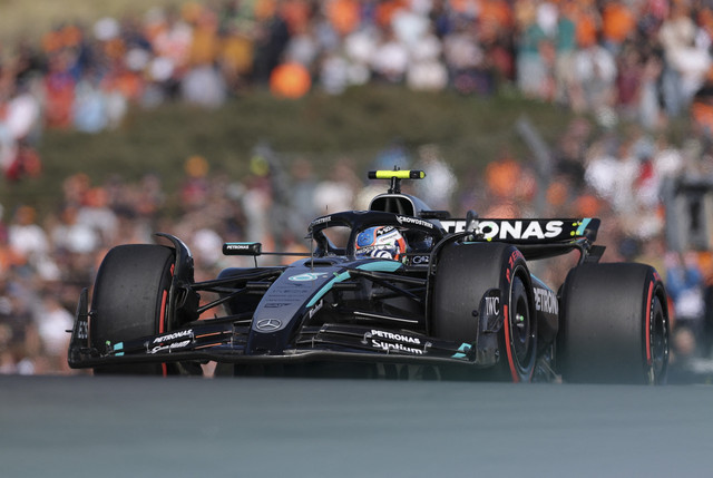 Pebalap Mercedes, Andrea Kimi Antonelli, saat kualifikasi Formula Satu F1, Grand Prix Belanda di Sirkuit Zandvoort, Zandvoort, Belanda (30/8/2025). Foto: Christian Hartmann/REUTERS