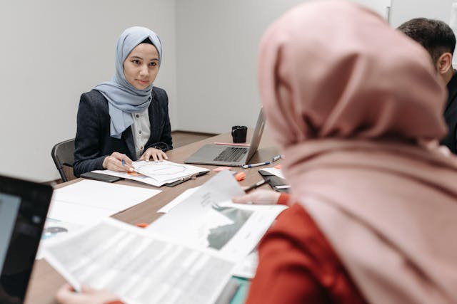 llustrasi contoh Tugas Mandiri PPG PAI 2025. Foto: Pexels/pavel-danilyuk