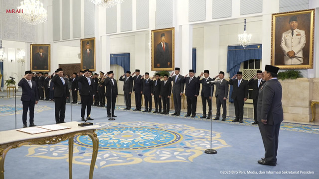 Presiden Prabowo Subianto melantik Menteri dan Wakil Menteri Kabinet Merah Putih sisa masa jabatan 2024-2029 di Istana Negara, Jakarta, Senin (8/9/2025). Foto: YouTube/ Sekretariat Presiden