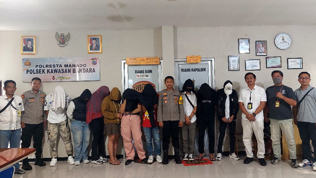 Sejumlah warga Sulawesi Utara korban TPPO berhasil diamankan polisi sesaat sebelum naik pesawat di Bandara Sam Ratulangi Manado.