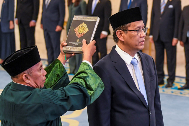 Menteri Keuangan Purbaya Yudhi Sadewa mengucap sumpah saat mengikuti pelantikan menteri dan wakil menteri Kabinet Merah Putih di Istana Negara, Kompleks Istana Kepresidenan, Jakarta, Senin (8/9/2025). Foto: Galih Pradipta/ANTARA FOTO