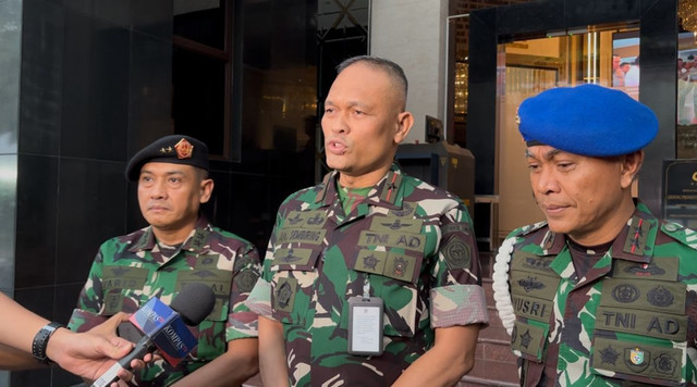 Komandan Satuan (Dansat) Siber Mabes TNI Juinta Omboh Sembiring saat ditemui di Polda Metro Jaya, Senin (8/9/2025). Foto: Rayyan Farhansyah/kumparan