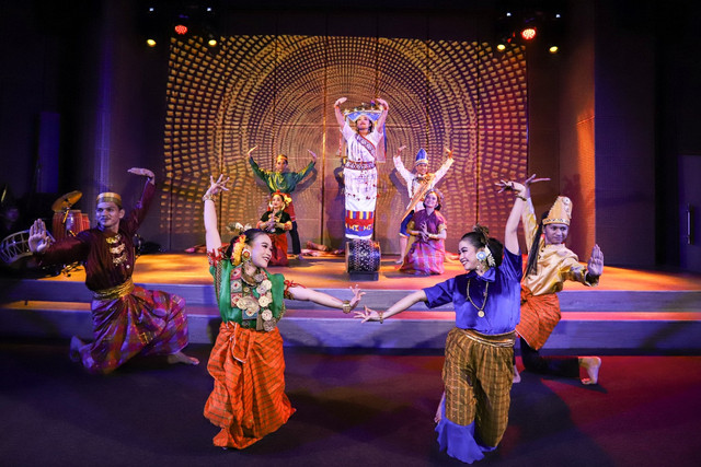 Pertunjukan tari oleh Sanggar Seni Laut Biru Polewali Mandar di GIK. Foto: Indonesia Karya