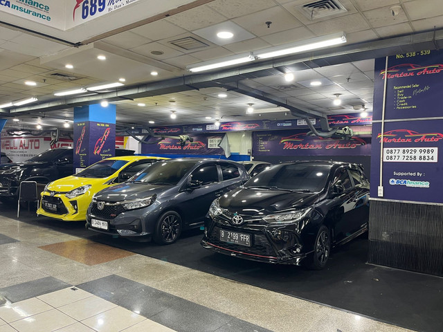 Mobil bekas di WTC Mangga Dua. Foto: Fitra Andrianto/kumparan