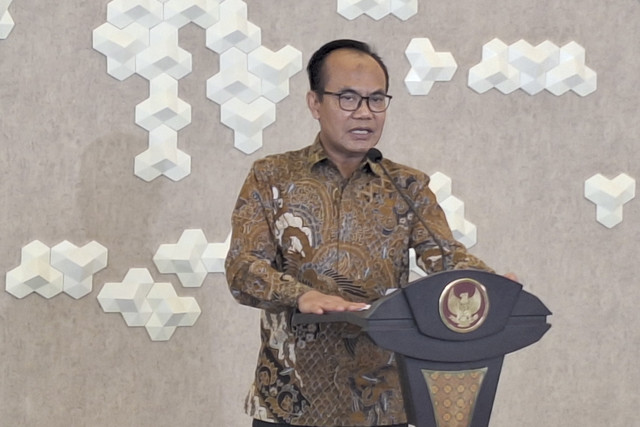 Sekretaris Kementerian Koordinator Bidang Perekonomian Susiwijono Moegiarso dalam konferensi pers kinerja Kawasan Ekonomi Khusus (KEK) kuartal II 2025 di Kantor Kemenko Perekonomian, Jakarta Pusat, Selasa (9/9/2025). Foto: Argya D. Maheswara/kumparan