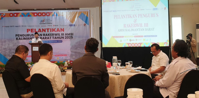 PTPN IV Regional V saat menghadiri pelantikan pengurus AMSI Kalbar. Foto: Dok. Istimewa