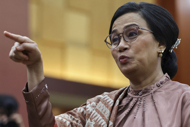 Mantan Menteri Keuangan Sri Mulyani Indrawati menyampaikan sambutan saat serah terima jabatan Menteri Keuangan di Kemenkeu, Jakarta, Selasa (9/9/2025). Foto: Willy Kurniawan/Reuters