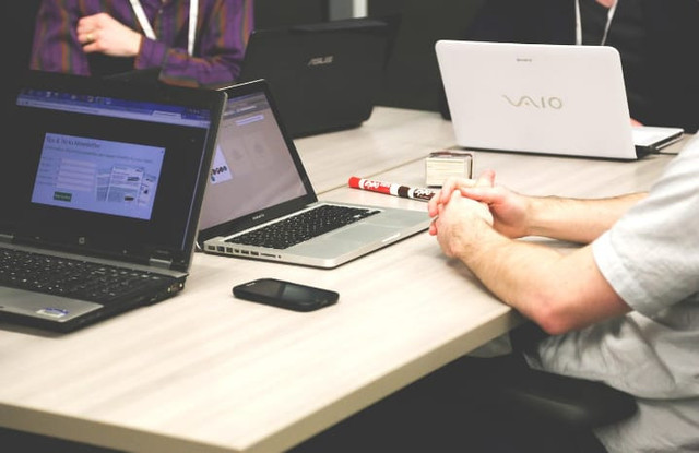 Ilustrasi contoh soal-soal UKBI merespon kaidah. Sumber foto: Pixabay/ StartupStockPhotos