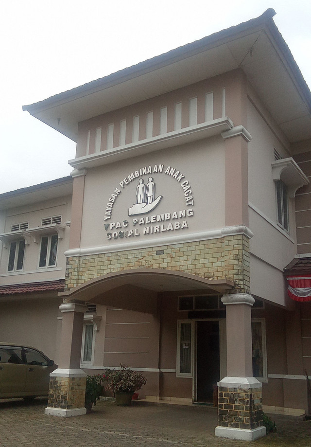 SLB-B YPAC Palembang, tempat di mana Sumiati mengajar untuk anak berkebutuhan khusus/Anyelir. 