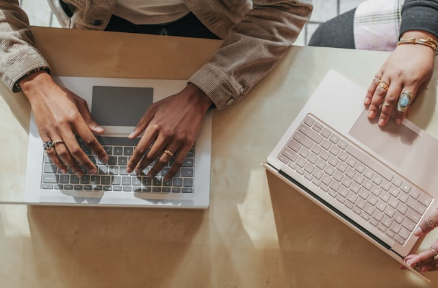 ilustrasi cara buat akun sscasn untuk daftar cpns. sumber: unsplash/surface