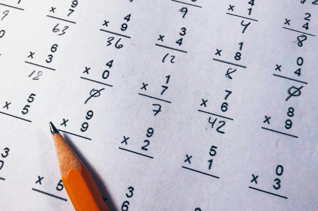 Ilustrasi Contoh Soal Matematika Kelas 3 Semester 2, Unsplash/