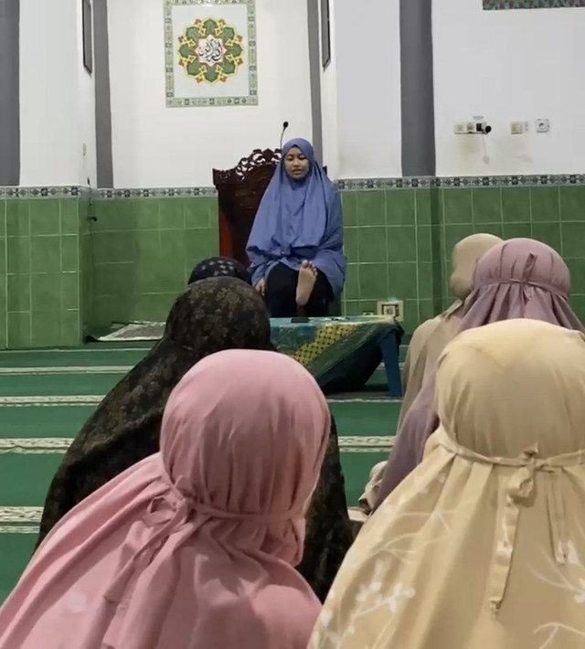 Tetap Aktif di Usia Senja: KKN UNISA 68 Sosialisasi Kesehatan Lansia