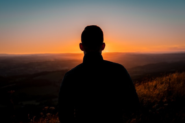 ilustrasi profil purbaya yudhi sadewa. sumber: unsplash/lloyd dirks