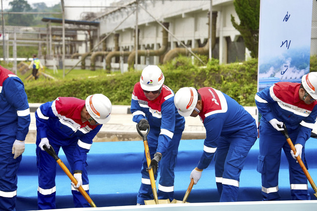 PT Pertamina (Persero) resmi melakukan groundbreaking pembangunan Pilot Plant Green Hydrogen Ulubelu di Ulubelu, Lampung, Selasa (9/9/2025). Foto: Dok. Pertamina