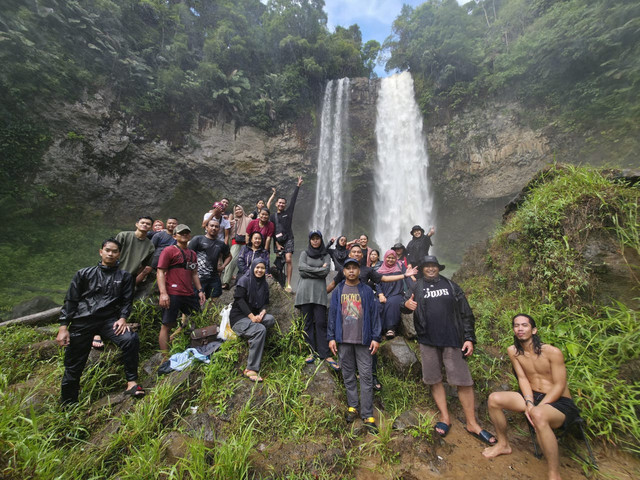 Summer Camp Khatulistiwa (SCK) Kalbar ajak masyarakat dukung Riam Berawat'n. Foto: Dok. Istimewa