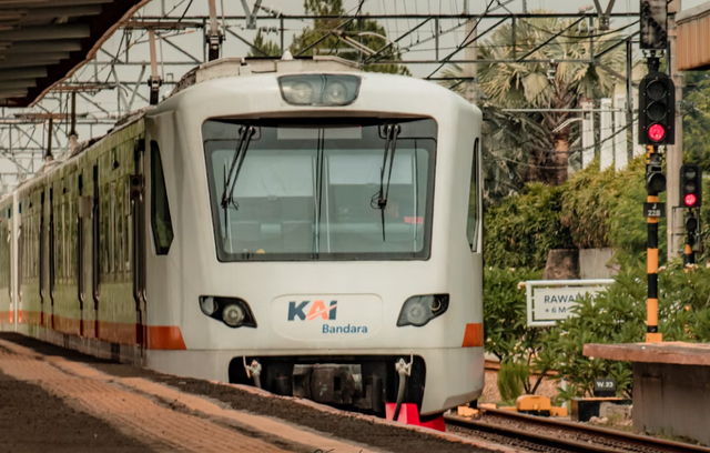 jadwal kereta bandara jakarta 2025. Foto Hanya Ilustrasi Bukan Sebenarnya. Sumber Foto: Unsplash/Fasyah Halim