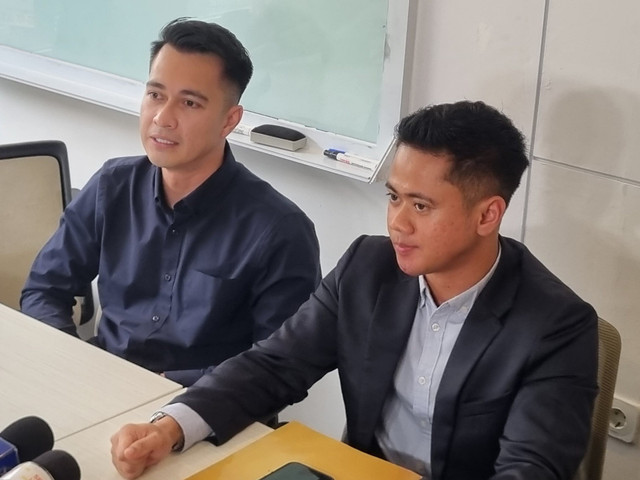 Konferensi pers pesinetron Eza Gionino dan Kuasa Hukum di Kawasan Cibubur, Depok. Foto: Dok. Istimewa
