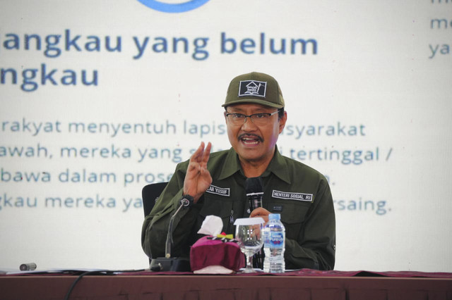 Mensos Saifullah Yusuf (Gus Ipul) buka pelatihan pengasuhan Sekolah Rakyat di BBPPKS Yogyakarta, Rabu (10/9/2025). Foto: Dok. Kemensos