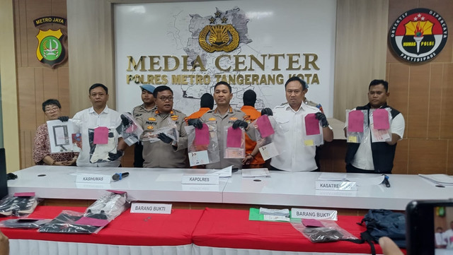 Dua warga negara asal China ditangkap Polres Metro Tangerang Kota usai melakukan pencurian di salah satu rumah kawasan Lippo Karawaci dok: Istimewa