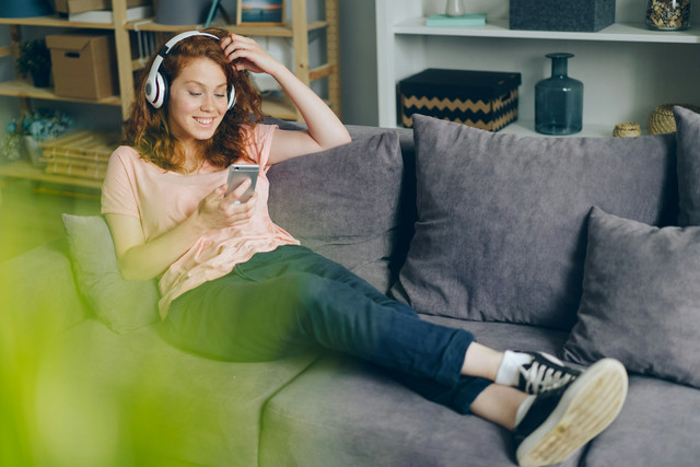 Ilustrasi makna lagu staying lizzy - Sumber: unsplash.com/@silverkblack