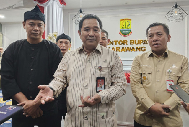 Bahtiar saat berkunjung ke Kantor Bupati Karawang, Rabu (10/9/2025). Foto: Dok. Kemendagri